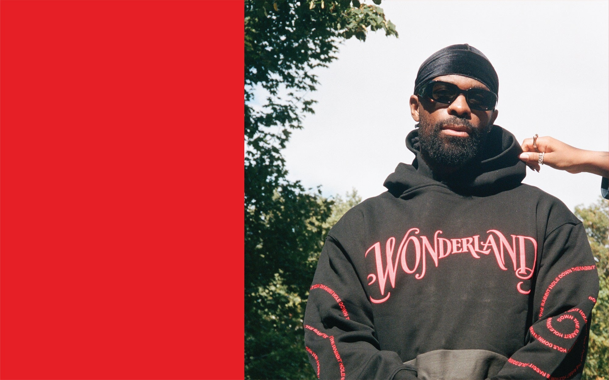 W0NDERLAND HOODED SWEATSHIRT