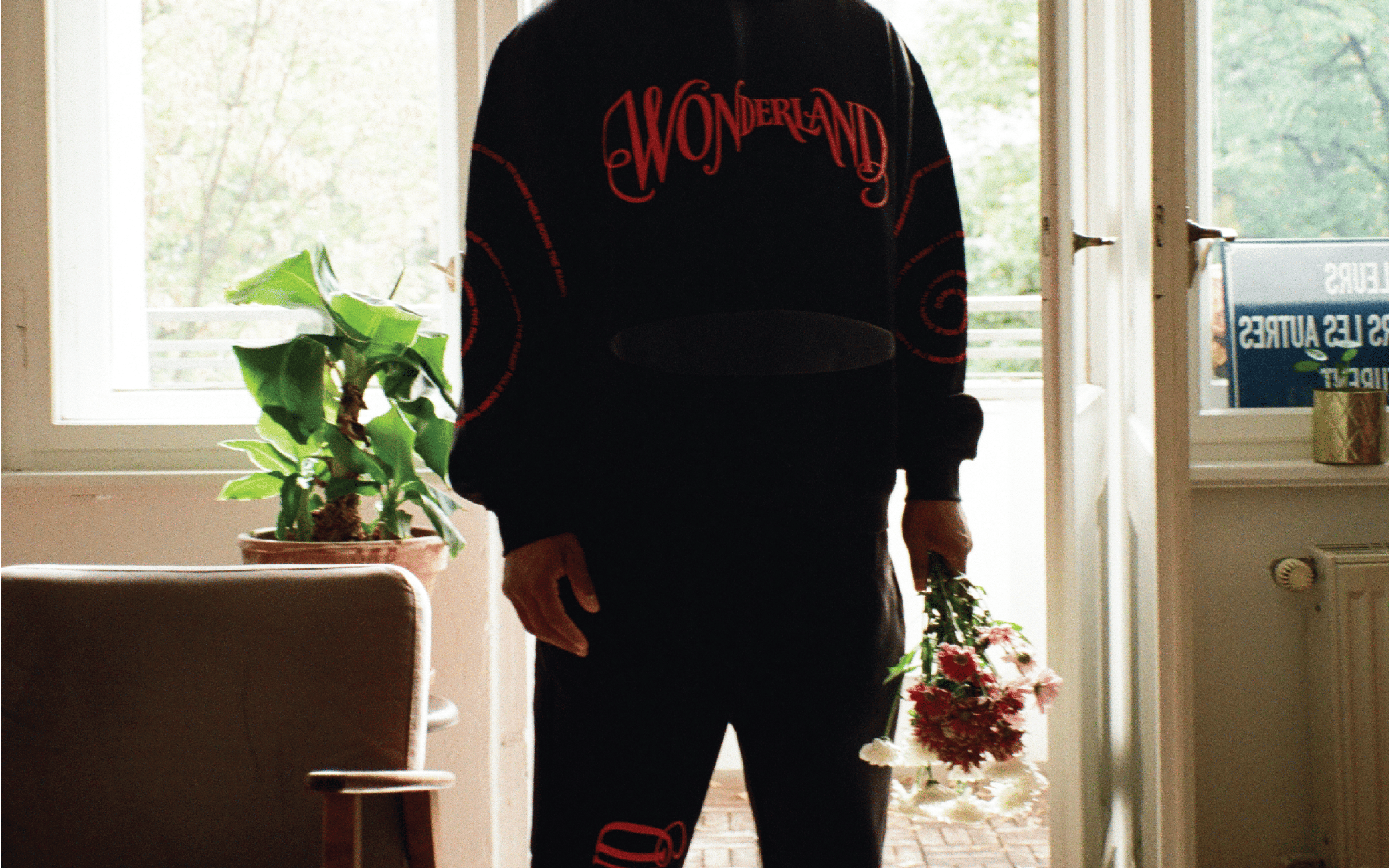 W0NDERLAND HOODED SWEATSHIRT